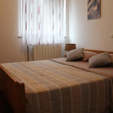 With Parking Space Milovcici, Krk - 19308 Apartmán