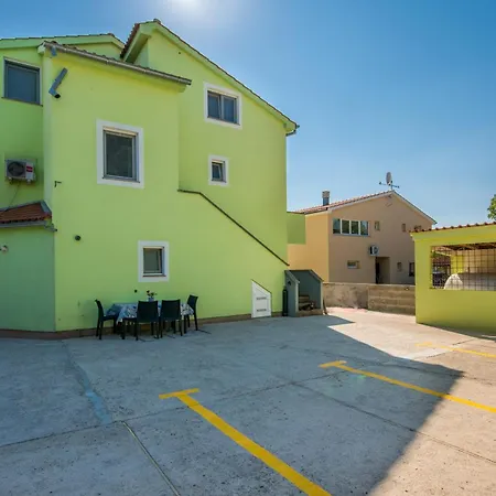 With Parking Space Milovcici, Krk - 19308 Apartment *